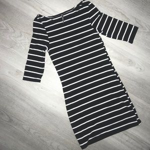 Black and White Striped Tunic w/ Sleeves